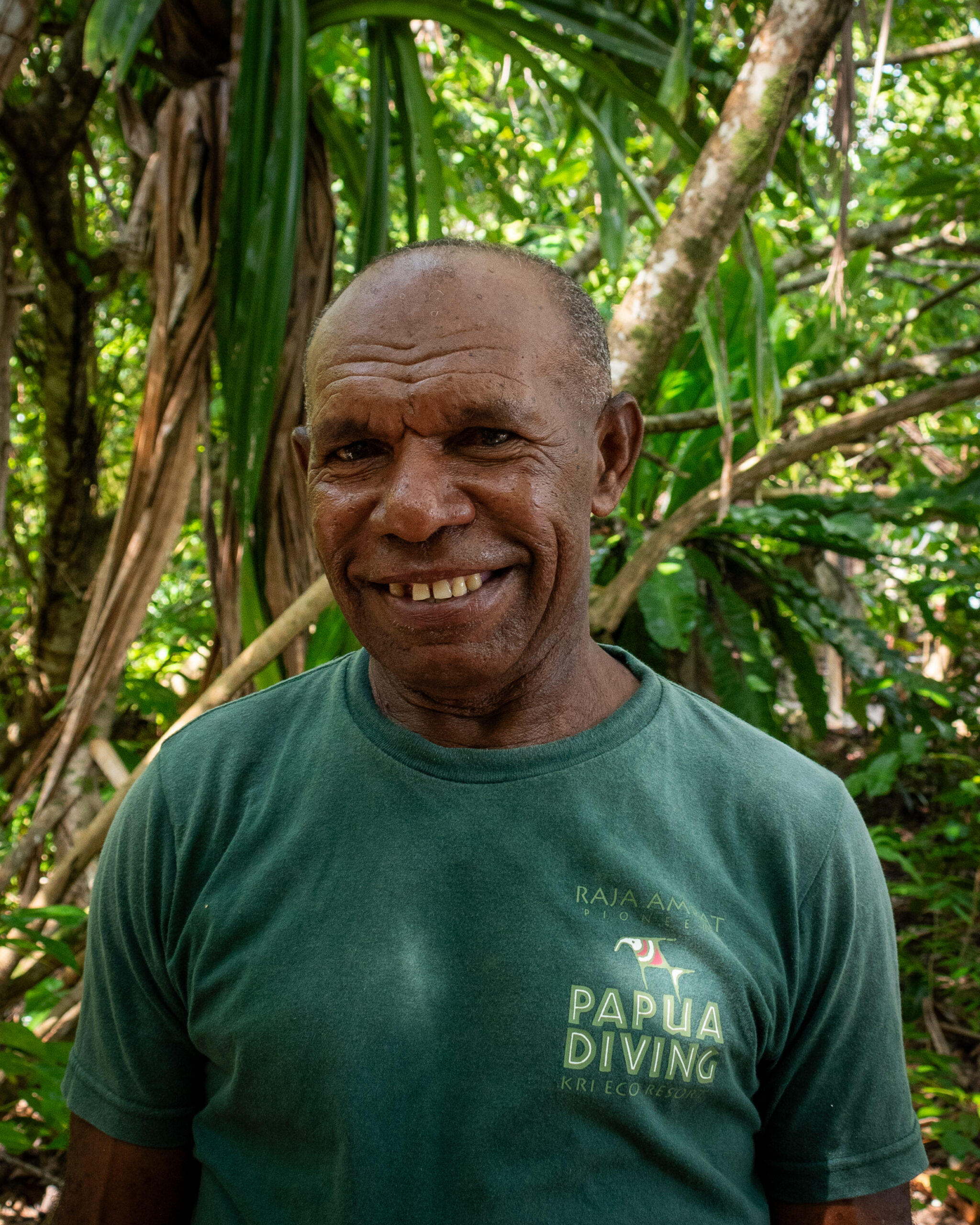 albert, papua diving resorts team