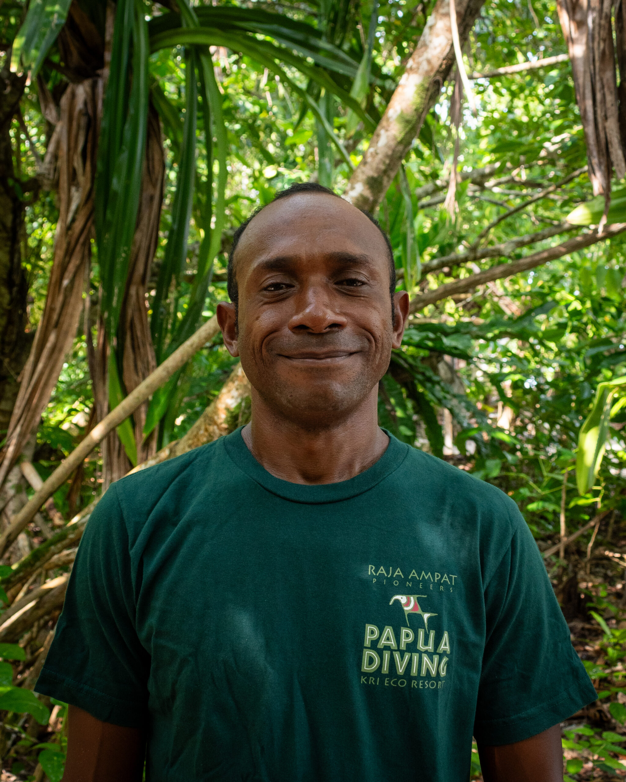 fredik imowi, papua diving resorts team