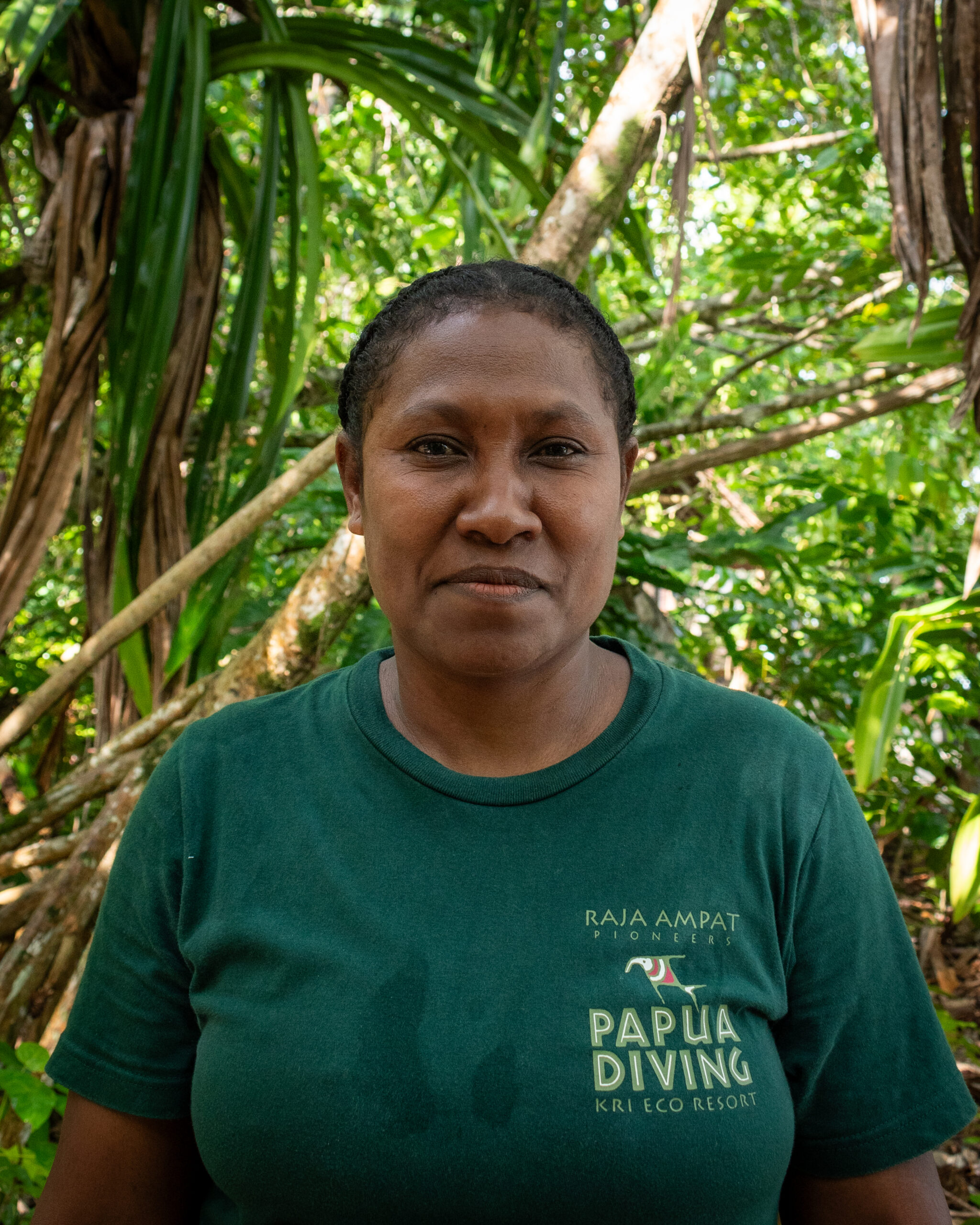 mina mince, papua diving resorts team
