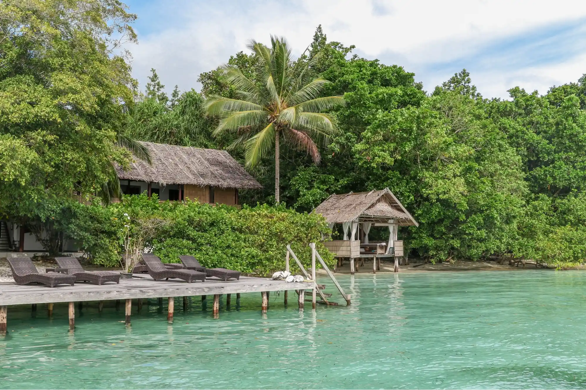 papua diving resorts, luxury raja ampat dive resort