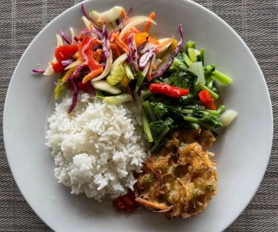 one of food in papua diving resorts using local ingredients